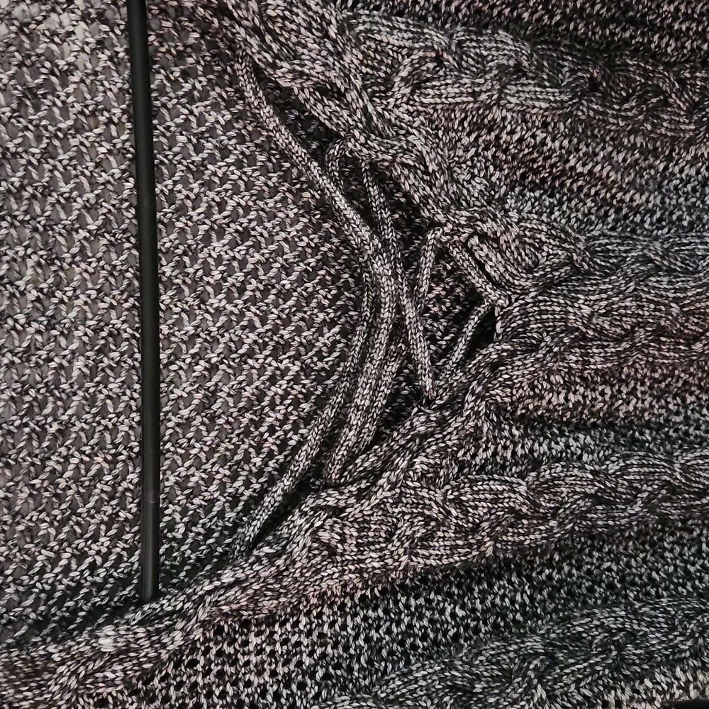 Sweater - Picture 2 of 4